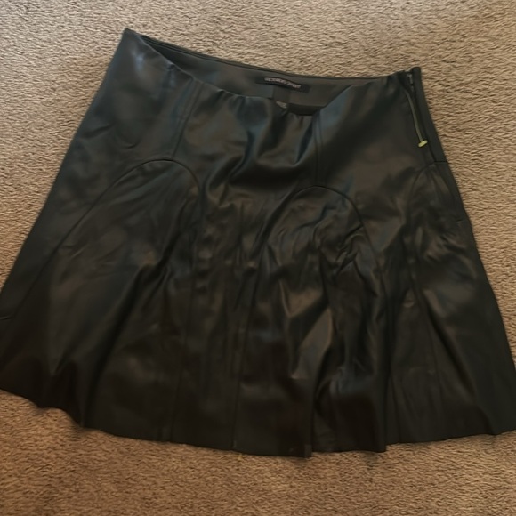 Victoria Secret Faux Leather Skirt Size 4/small - Picture 3 of 5